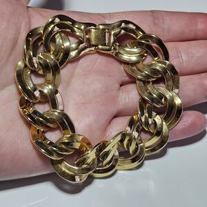 VTG Monet Chain Bracelet Gold Tone Curb Link Classy Bold Elegant Statement  7.5"